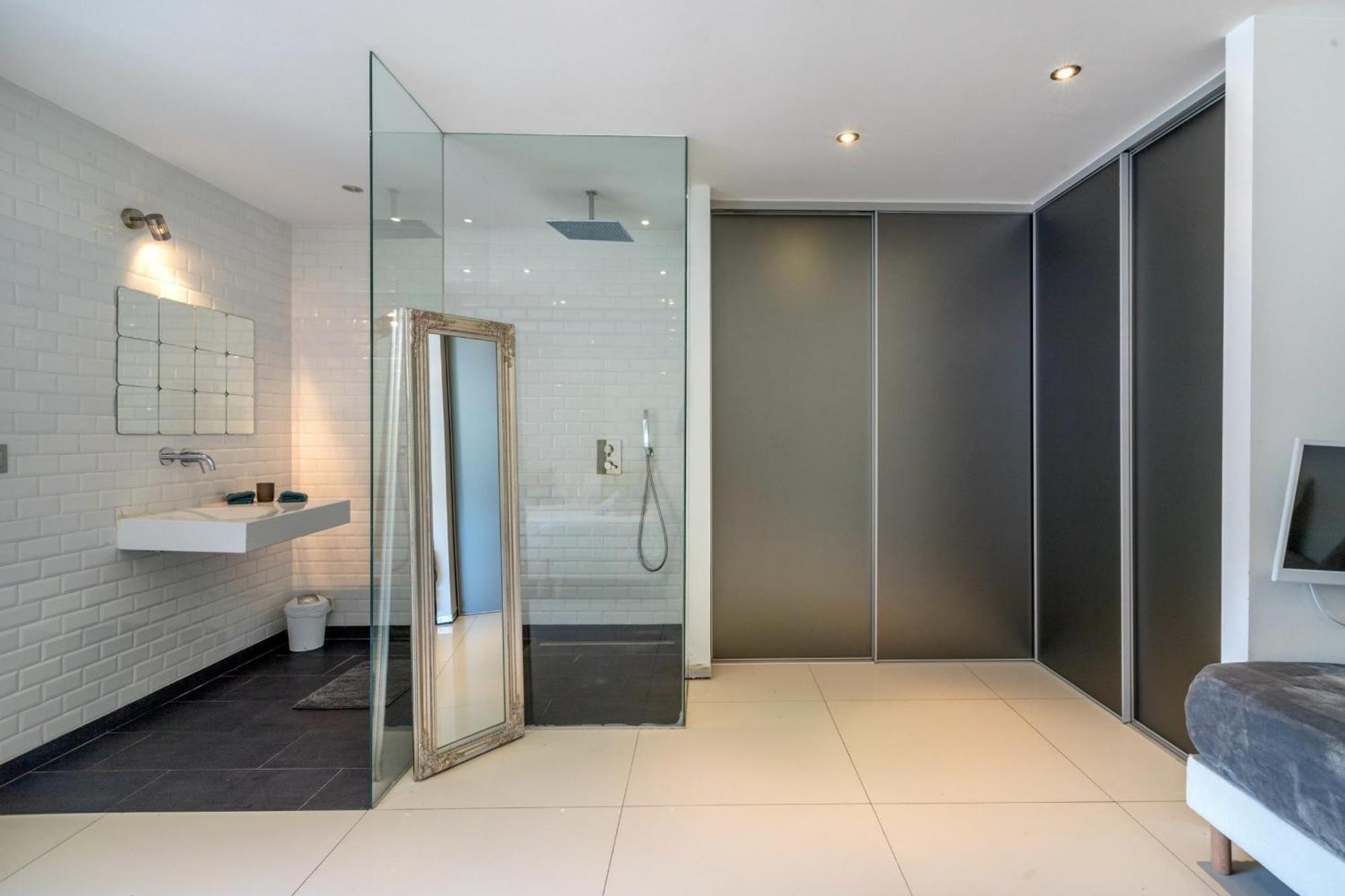 Villa Gorgeous Private Modern With Swimming Pool *