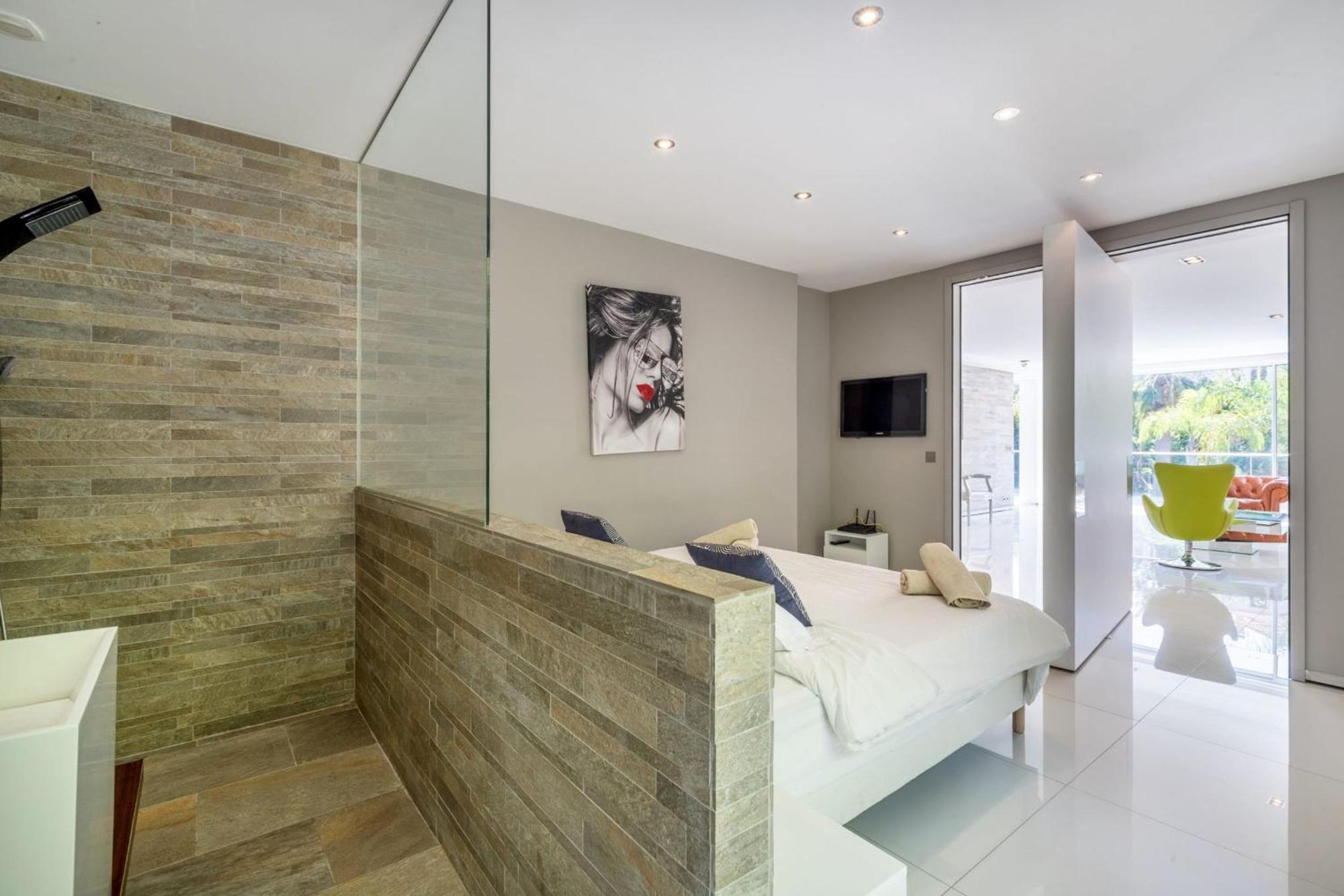 Gorgeous Private Modern With Swimming Pool Villa Cannes