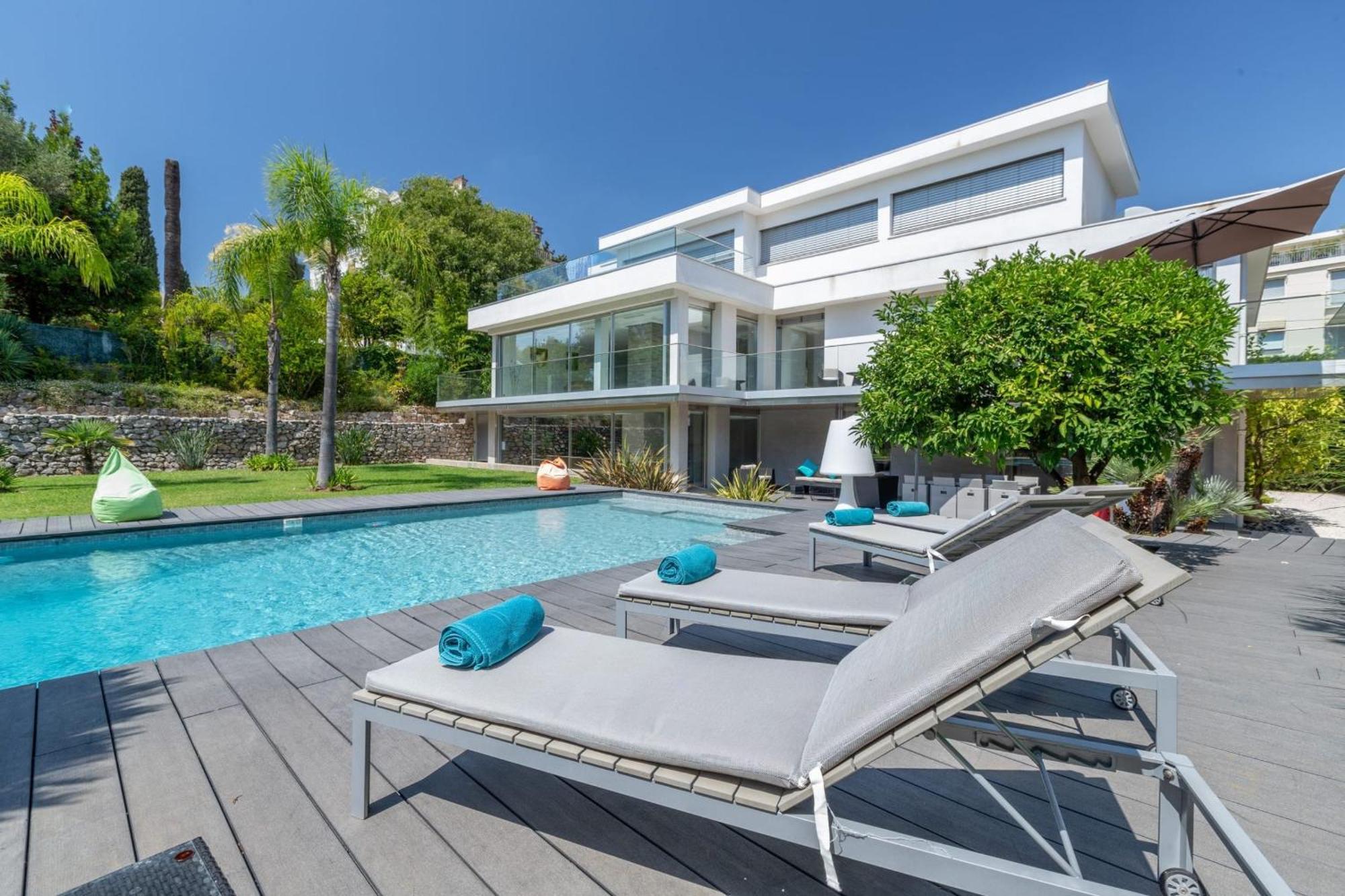 Villa Gorgeous Private Modern With Swimming Pool *