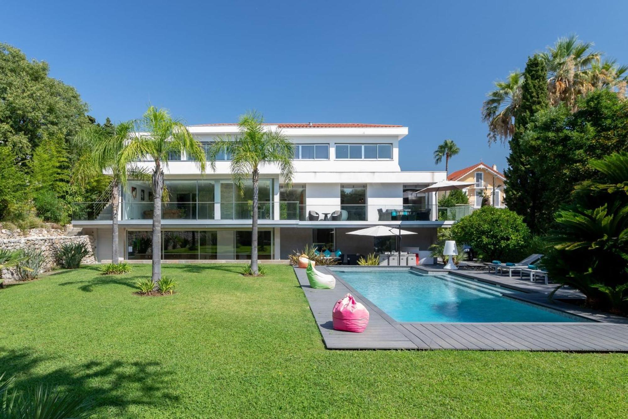 Gorgeous Private Modern With Swimming Pool Cannes